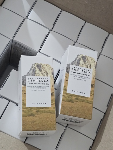 SKIN1004 Madagascar Centella Light Cleansing Oil 30 ml